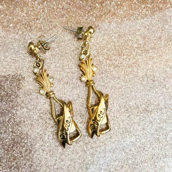 Vintage Avon Champagne Bottle Earring - 80s Gold Metal with Faux Pearls - Picture 3 of 5